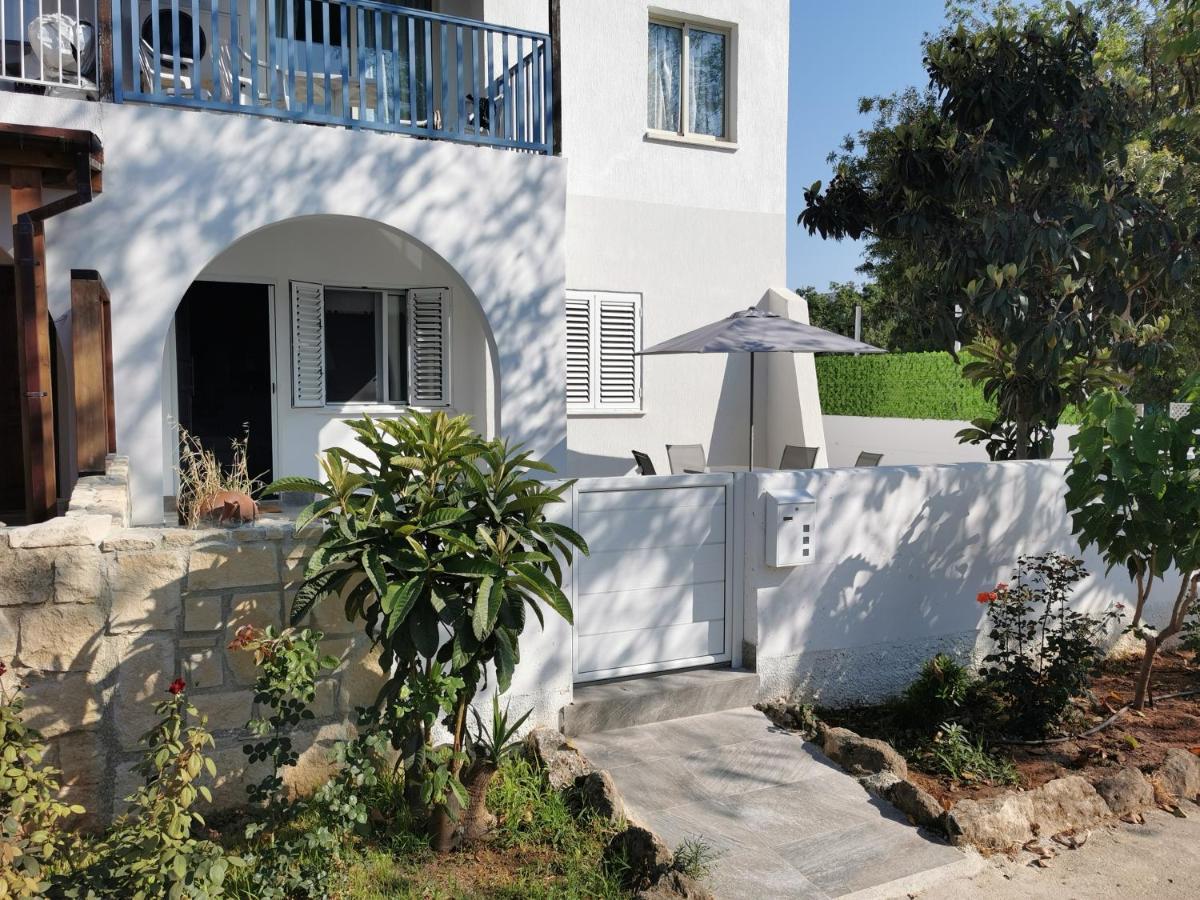 Paphos Gardens Apartment ภายนอก รูปภาพ