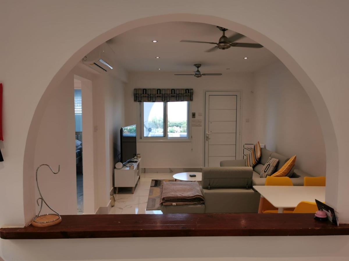 Paphos Gardens Apartment ภายนอก รูปภาพ