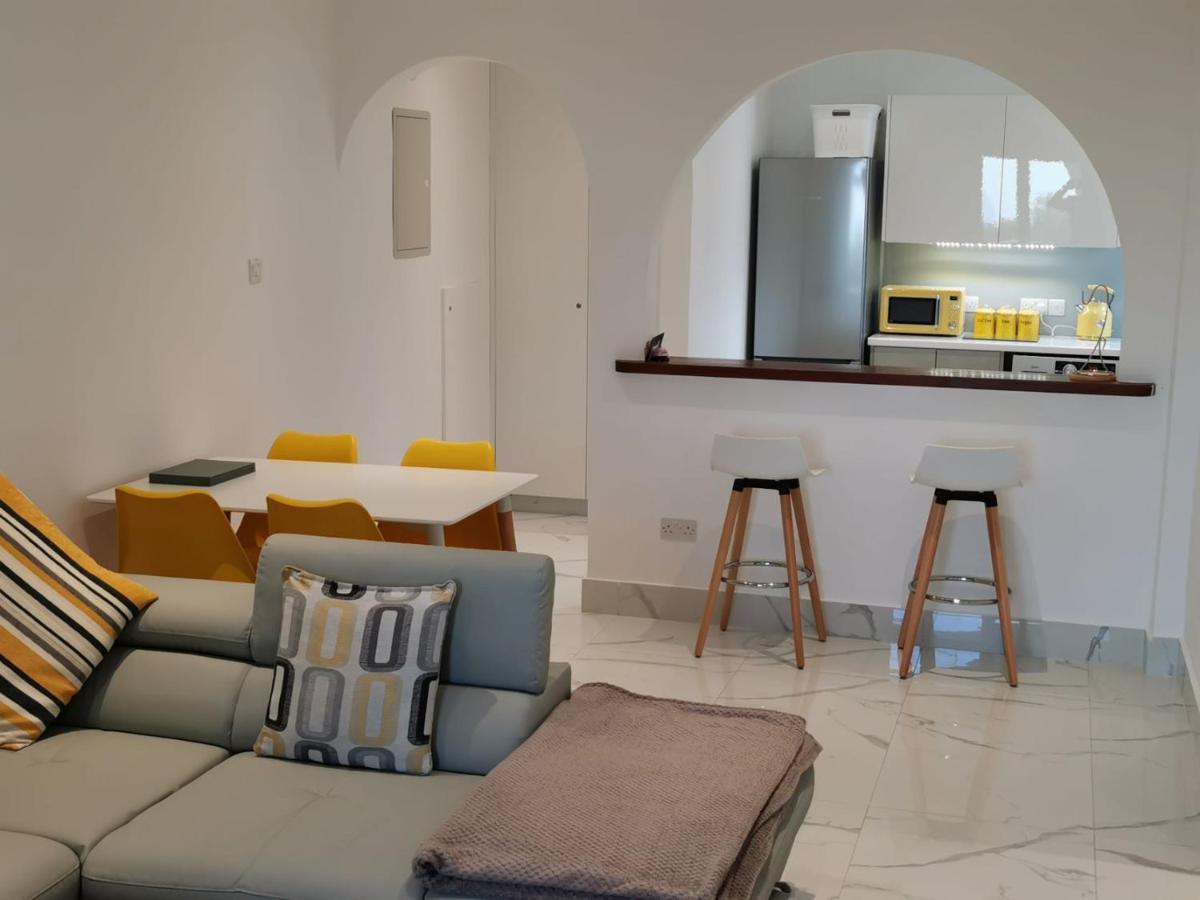 Paphos Gardens Apartment ภายนอก รูปภาพ