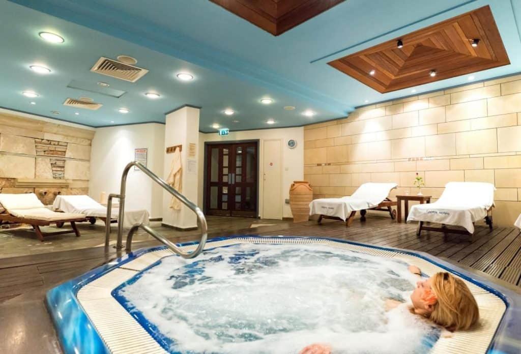 Paphos Gardens Apartment ภายนอก รูปภาพ