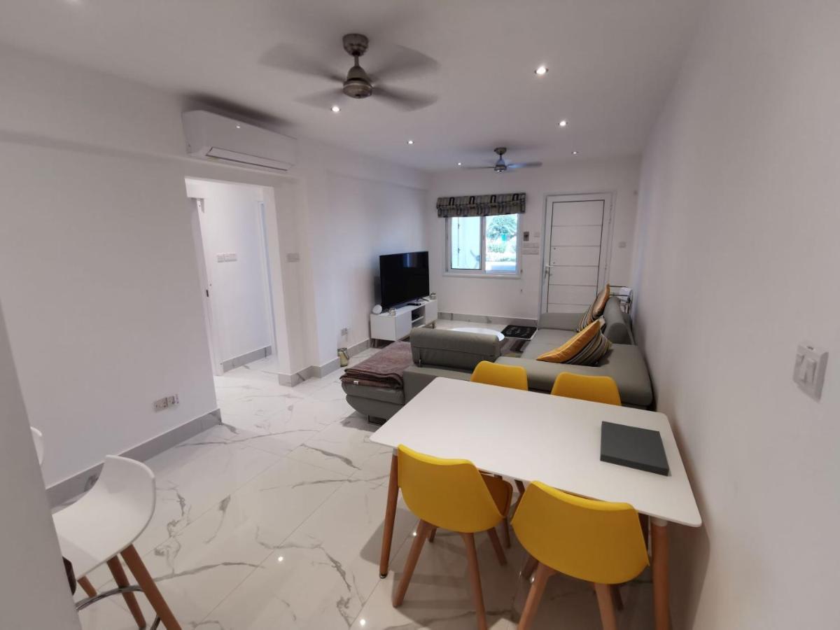 Paphos Gardens Apartment ภายนอก รูปภาพ