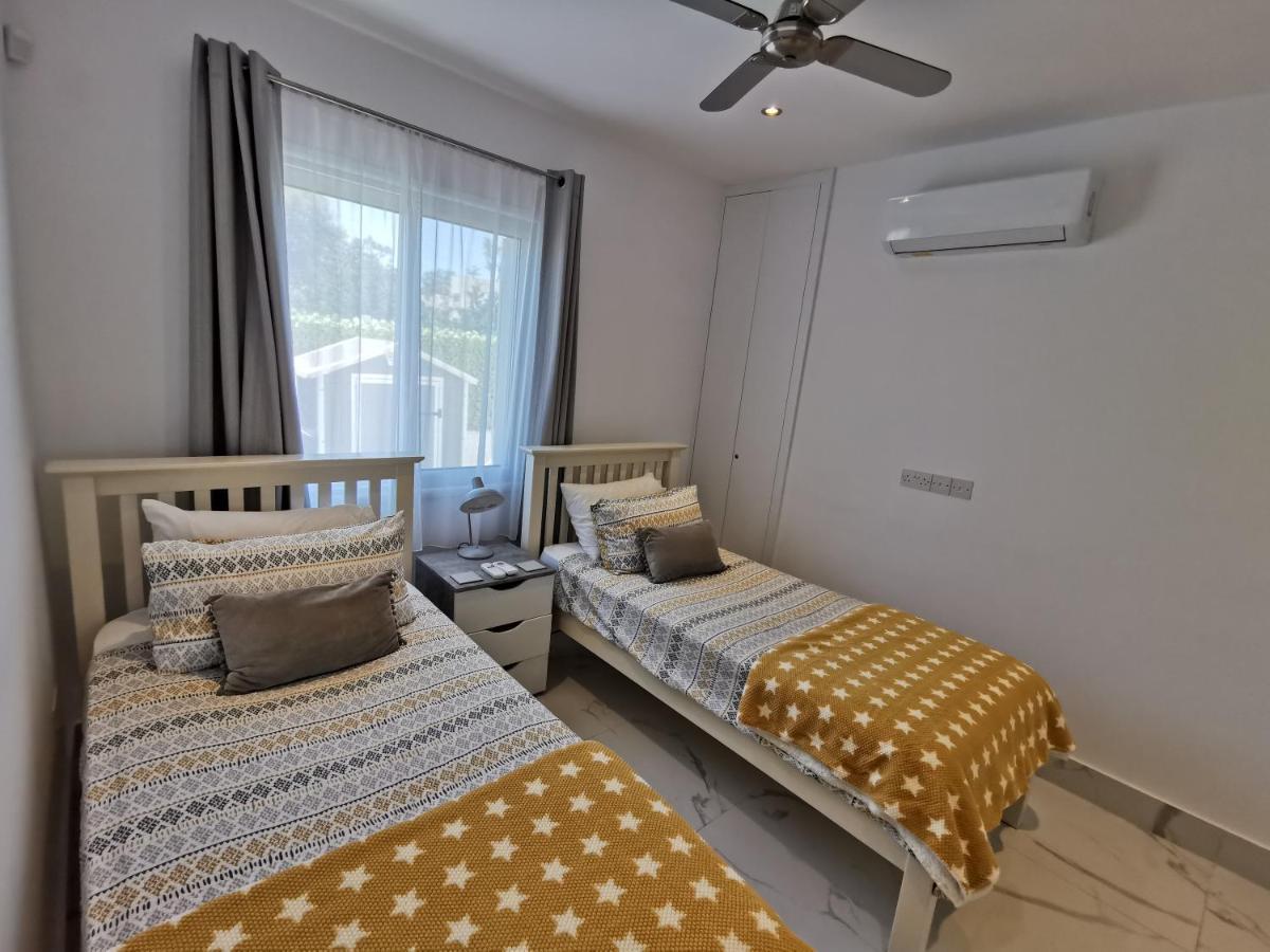 Paphos Gardens Apartment ภายนอก รูปภาพ